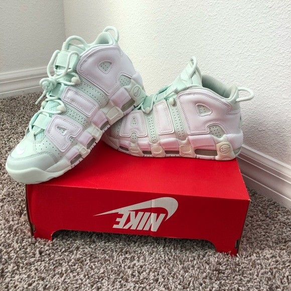 nike air uptempo 96 womens